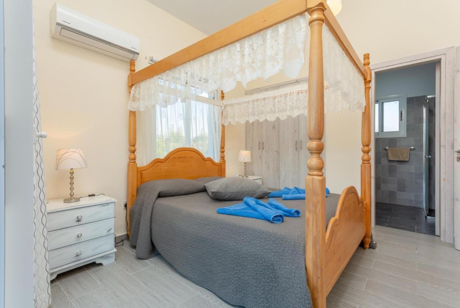Sun Beach Villa Tria Polis ภายนอก รูปภาพ