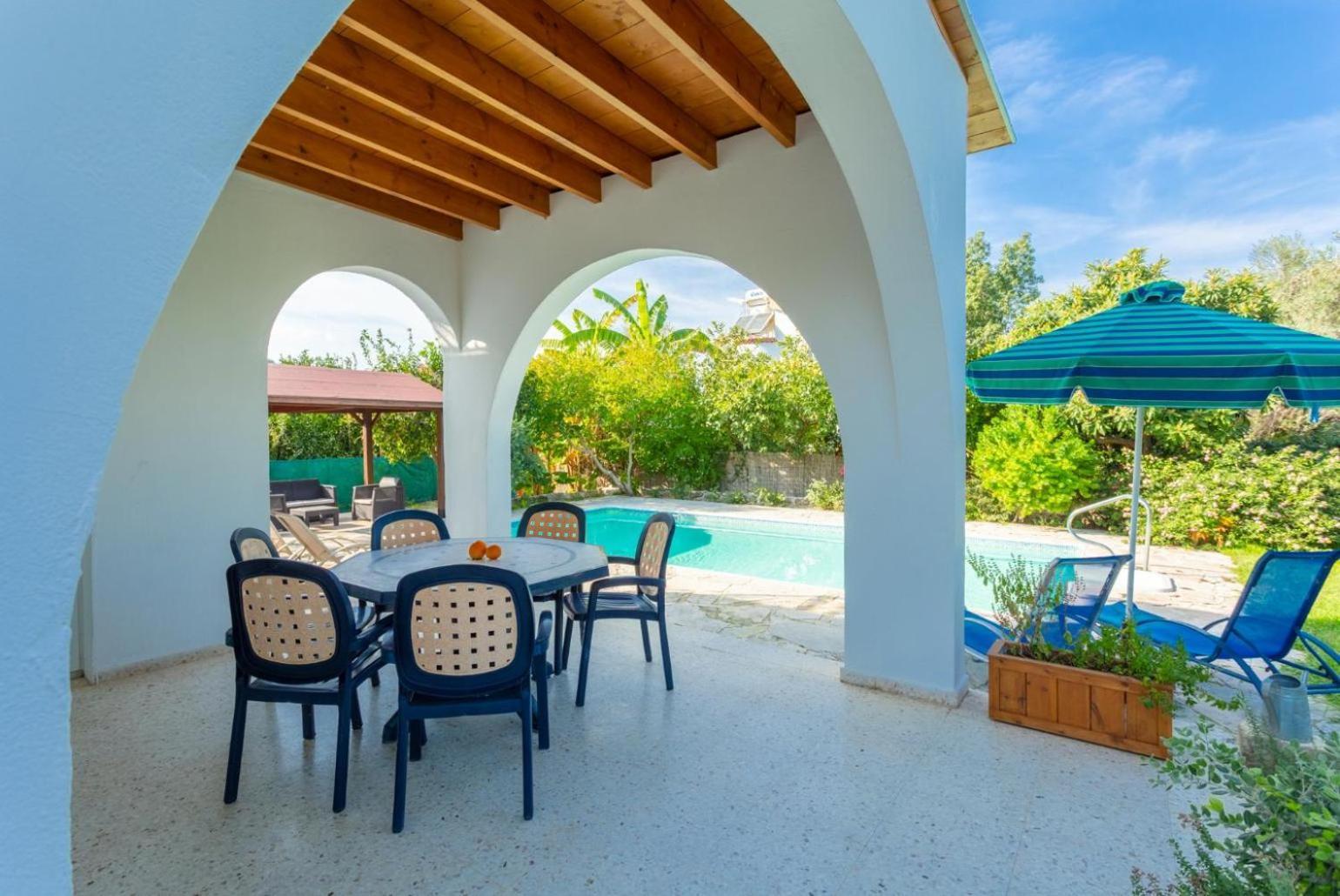 Sun Beach Villa Tria Polis ภายนอก รูปภาพ