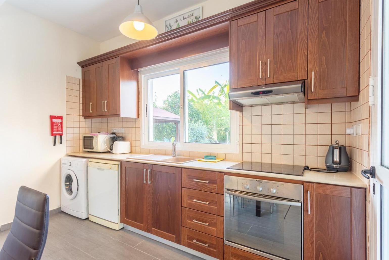 Sun Beach Villa Tria Polis ภายนอก รูปภาพ