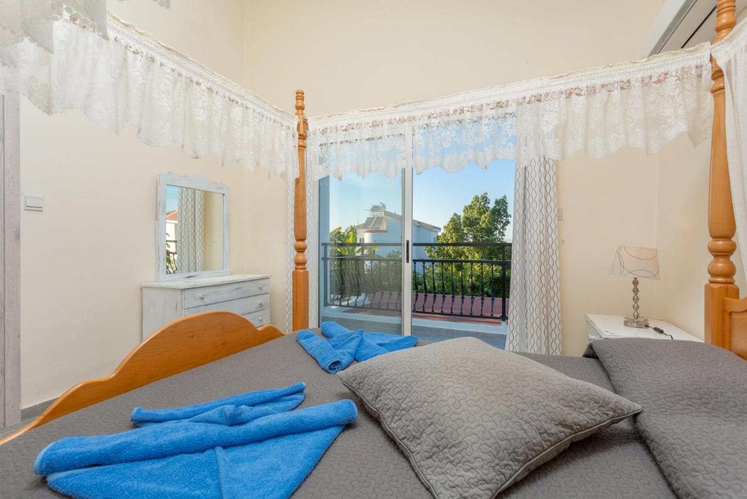 Sun Beach Villa Tria Polis ภายนอก รูปภาพ