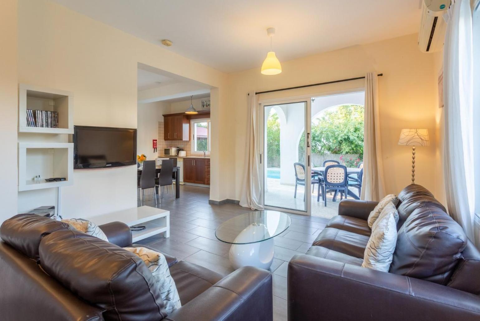 Sun Beach Villa Tria Polis ภายนอก รูปภาพ