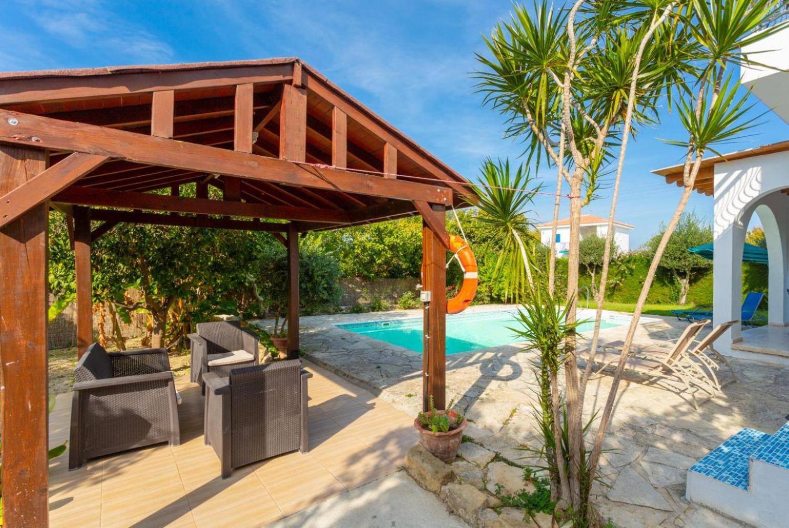 Sun Beach Villa Tria Polis ภายนอก รูปภาพ